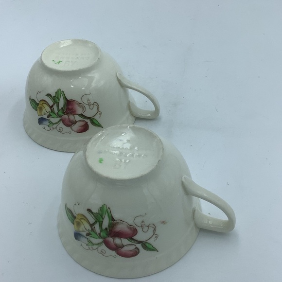 Two Vintage Johnson Brothers Sweet Pea Old Flower Prints Cups and Saucers - Picture 7 of 11